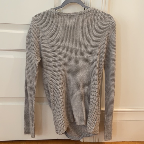 Thick cross over sweater - Picture 3 of 3